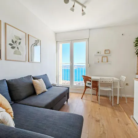 Apartment Moody With An Amazing View Split