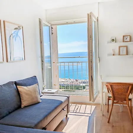 Moody With An Amazing View ספליט