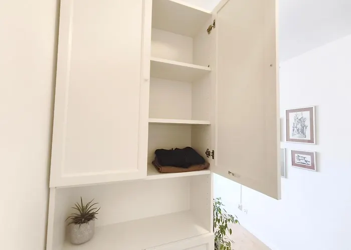 Moody With An Amazing View 아파트 *